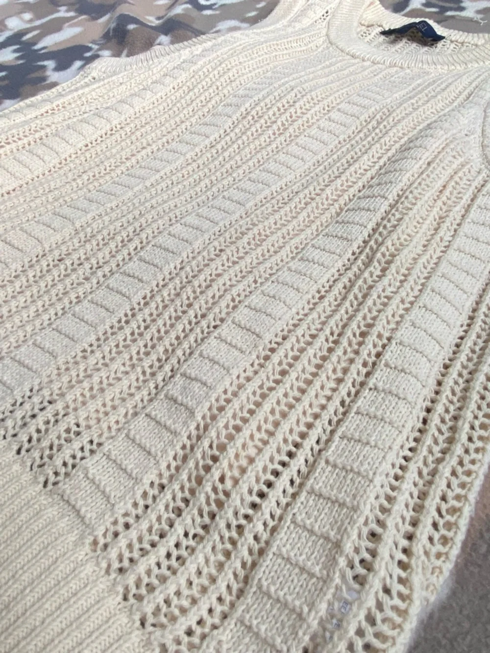 Rachel Roy Ivory Mesh Crochet Sweater Vest Sleeveless Open Knit Crewneck Medium. - Picture 10 of 11